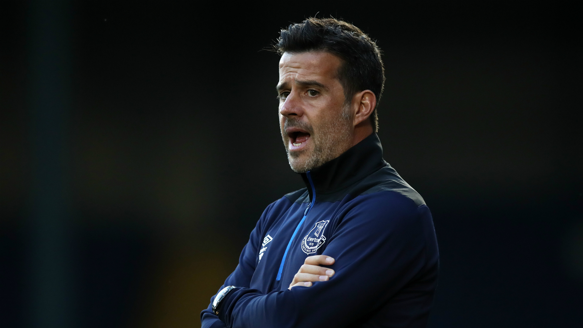 行为不够专 行为不够专